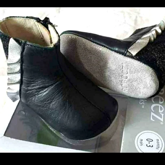 Robeez 0-3 month Leather Booties - Picture 2 of 2
